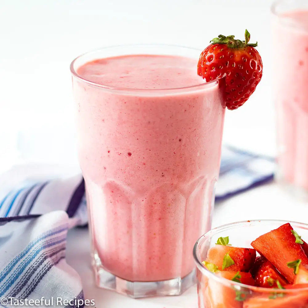 Berry pink smoothie recipe